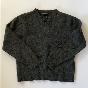 Grayson & Dunn 100% lamb wool sweater.